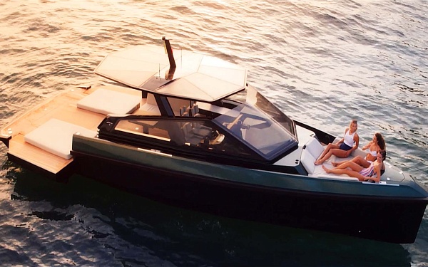 Аренда luxury tender Wally 43 Azure на Миконосе